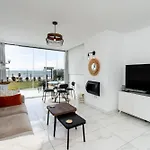 Villa Beachfront Haven