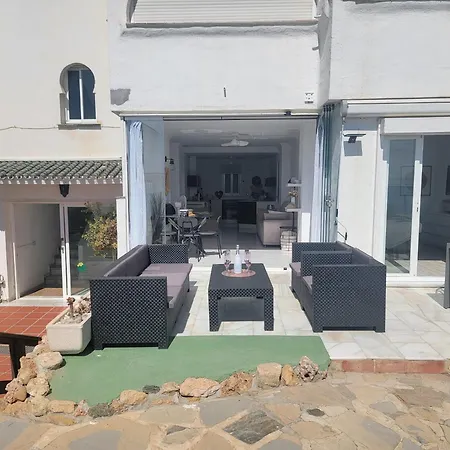 Beachfront Haven Willa Sitio de Calahonda