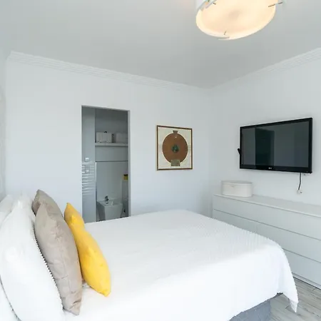 Beachfront Haven *