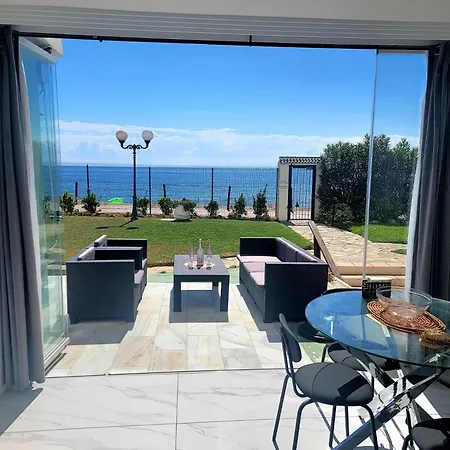 Beachfront Haven *